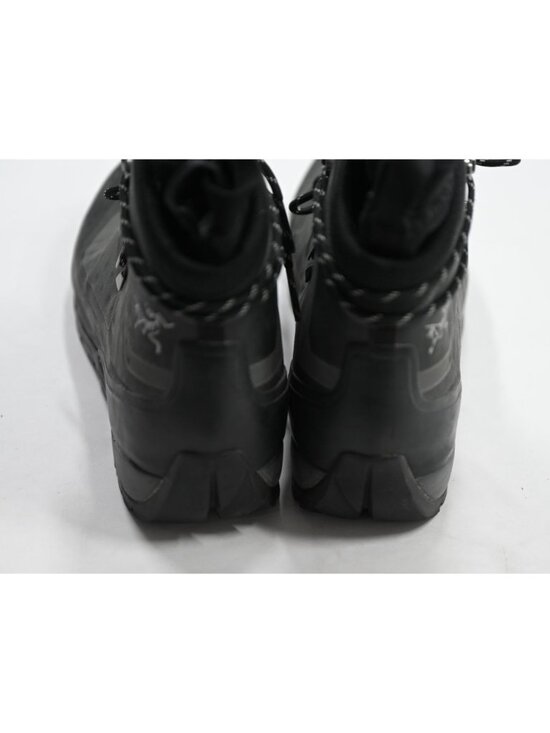 Arc\'teryx Bora GORE-TEX Hiking Boots in Black main image 8
